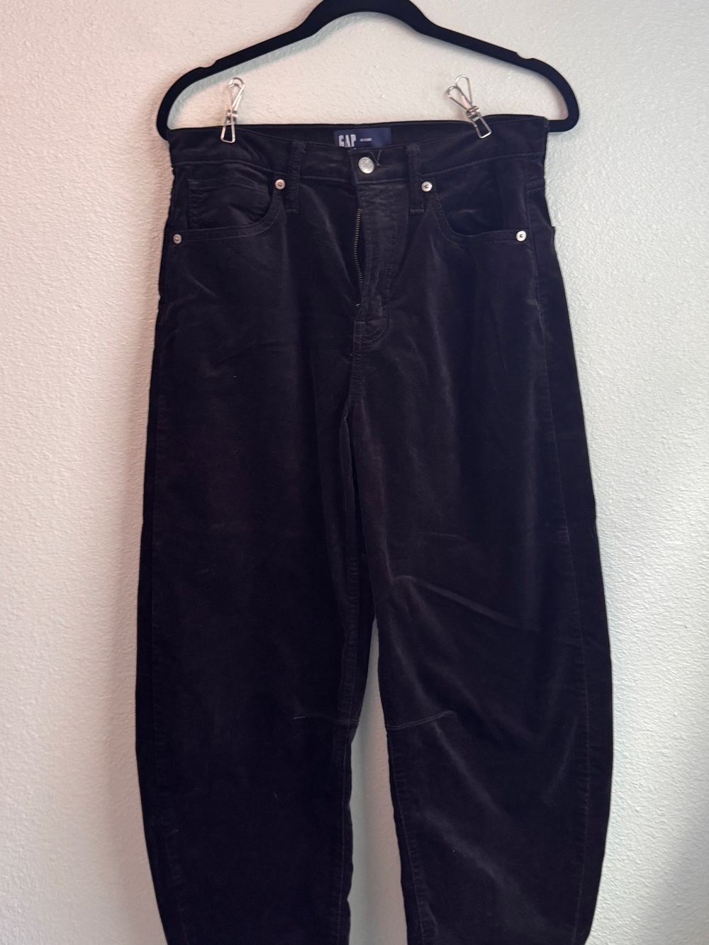 NWOT GAP Women’s Black Corduroy Barrel Leg Pants - Classic Five-Pocket Style